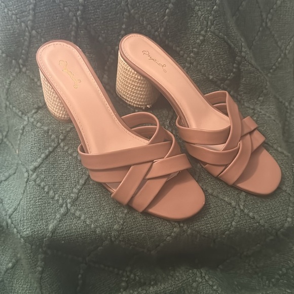 Multi Crisscross Straps Natural Raffia Oval Block Heel Slip On Sandals Size 8 - Picture 2 of 11